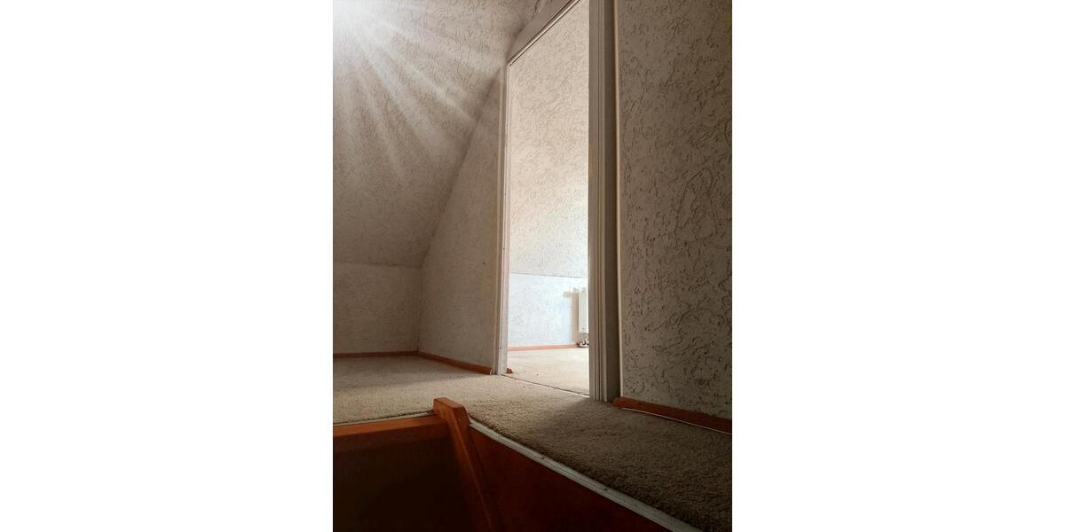 Etagenwohnung Ahrensfelde - 2 Zimmer, 140 m&sup2;, 1.500&euro; | Angebot:26398626