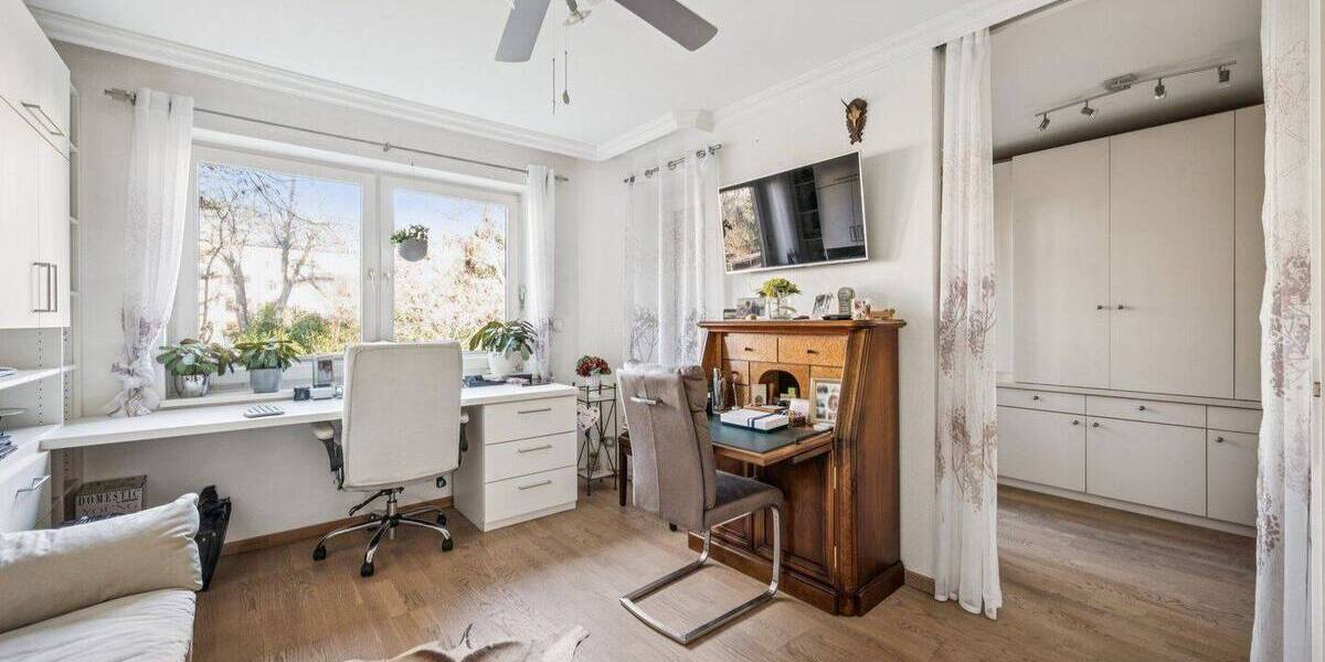 Etagenwohnung Berlin Steglitz - 7 Zimmer, 243 m&sup2;, 972.000&euro; | Angebot:26211323