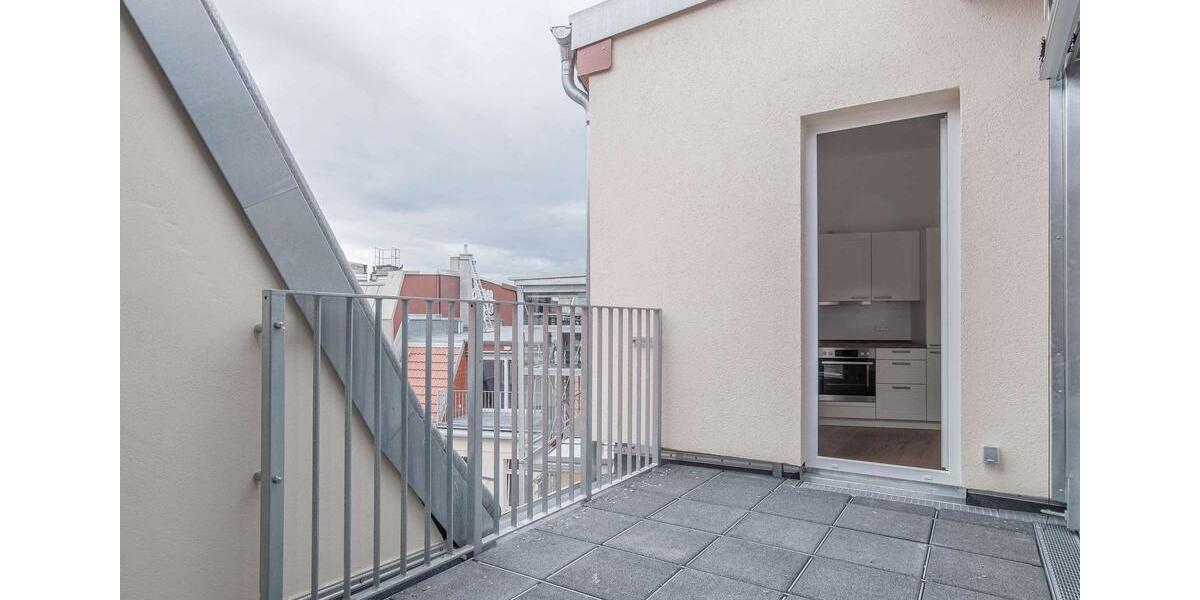 Dachgeschoßwohnung Berlin Pankow - 3 Zimmer, 103 m&sup2;, 2.976&euro; | Angebot:26441110