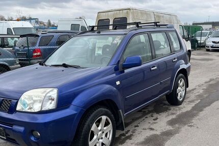 Nissan X-Trail 312.000 km 2.299 &euro; berlin 13089