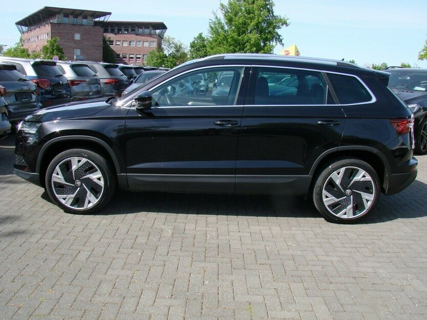 Skoda Karoq 2.0TDI Style 4x4 ACC Columbus Leder AHK 52.678 km 31.890 € Falkensee 14612
