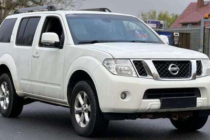 Nissan Pathfinder 157.800 km 9.800 &euro; Dahlewitz 15827
