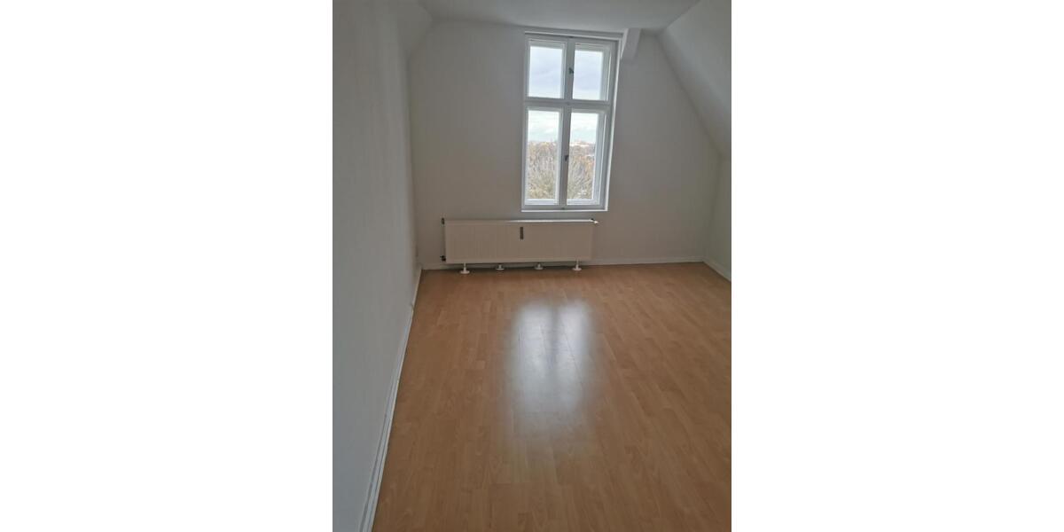 Dachgeschoßwohnung Berlin Treptow-Köpenick - 4 Zimmer, 111 m&sup2;, 1.400&euro; | Angebot:24865471