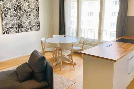 Besichtigung 16.11. um 13 Uhr! Charmante Altbauwohnung in Charlottenburg – möbliert & bezugsfertig 3 zimmer