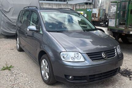 VW Touran 220.976 km 5.500 &euro; Schönefeld 12529