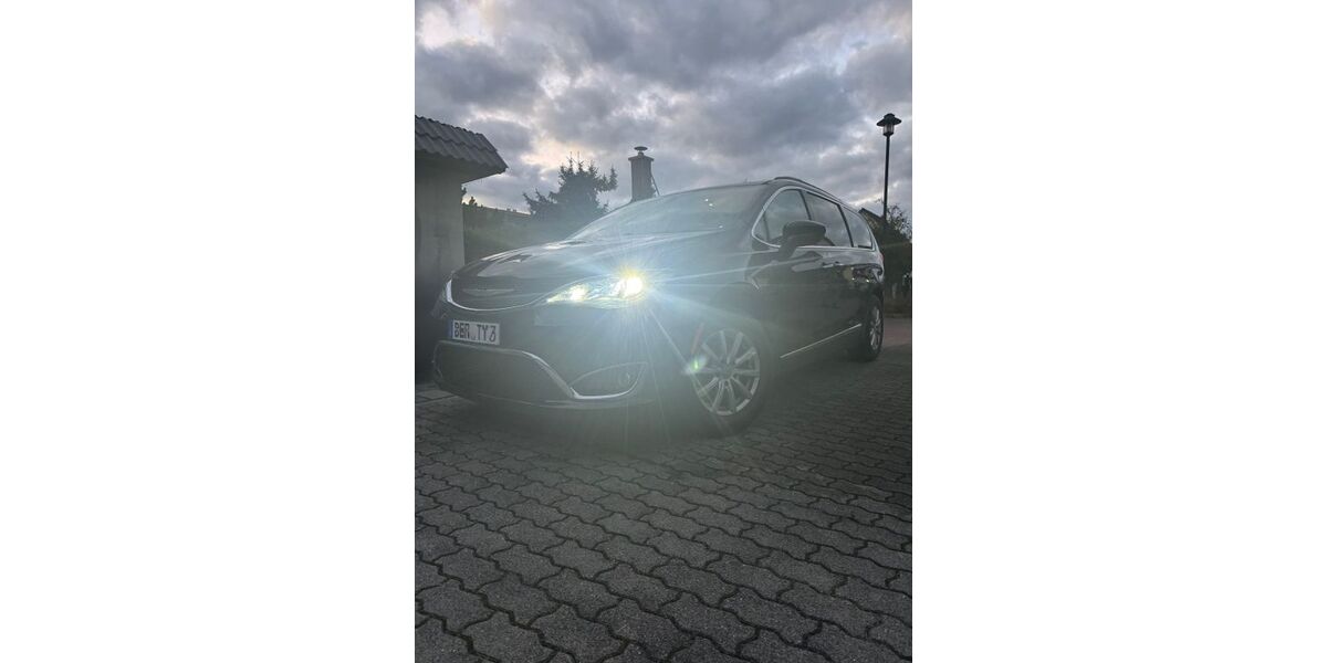 Chrysler Pacifica 115.000 km 19.999 € Bernau 16321