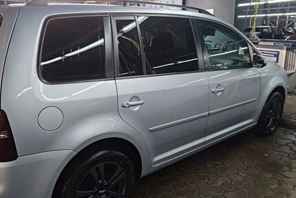 VW Touran 185.100 km 5.900 &euro; Berlin 12629