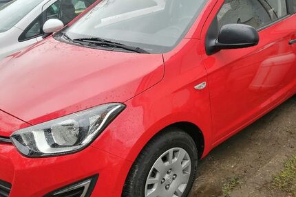 Hyundai i20 41.000 km 5.490 &euro; Schönefeld OT-Waltersdorf 12529