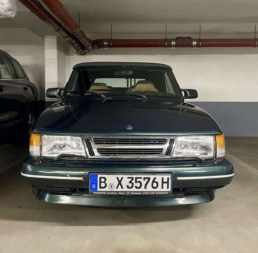 900