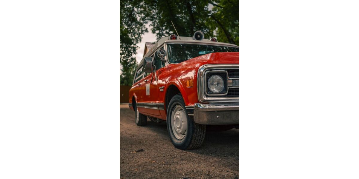 Chevrolet Suburban 145.000 km 17.900 € Wildau 15745