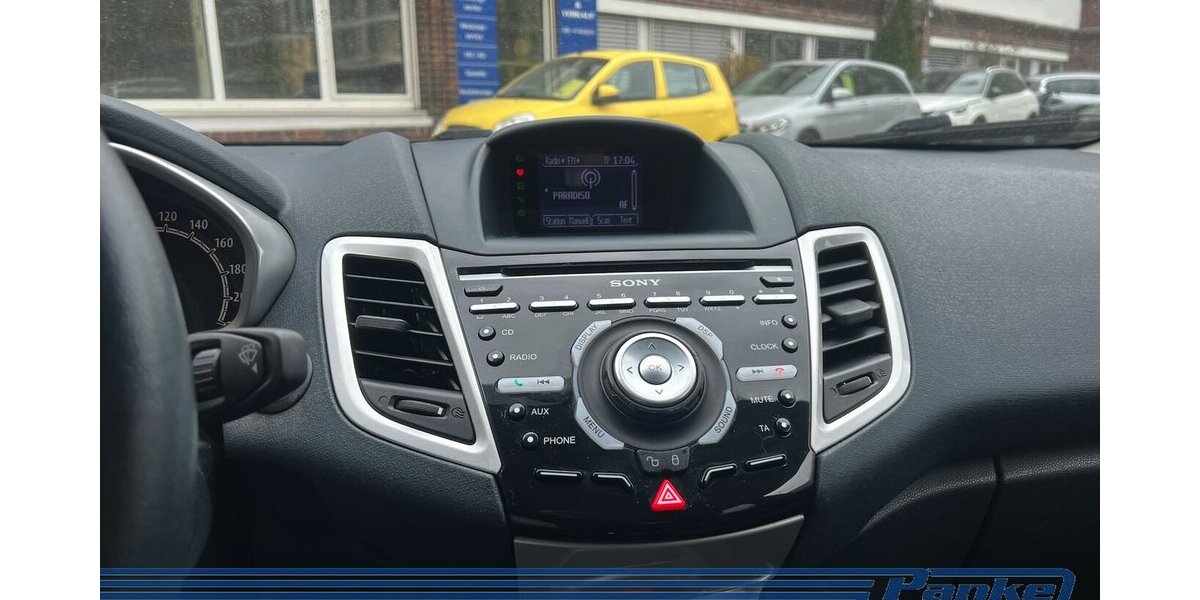 Ford Fiesta Titanium*Keyless*PDC*LED*Tel.*Chrom*GAS* 178.353 km 4.290 &euro; Berlin 13187