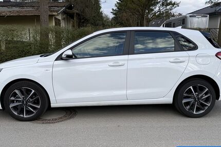 Hyundai i30 11.183 km 20.900 &euro; Berlin 10247