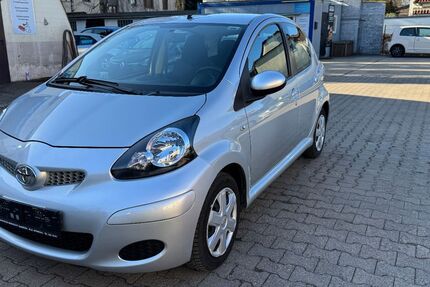 Toyota Aygo (X) 42.911 km 5.499 &euro; Berlin 12357