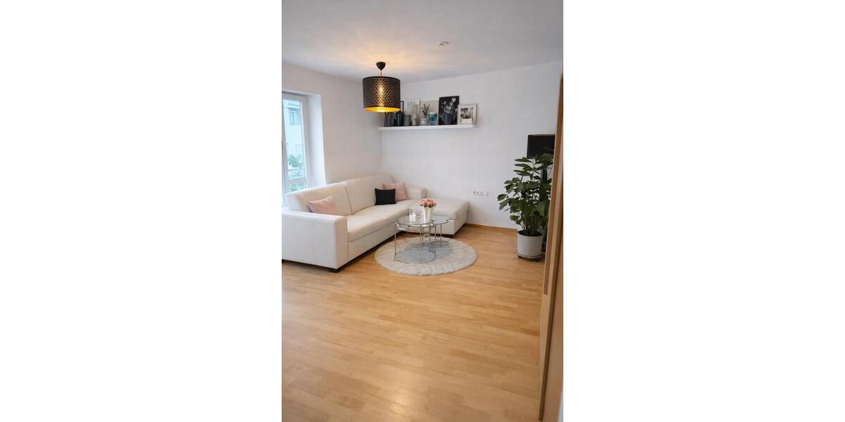 3-Zimmer-Wohnung (76 m²) mit großem Balkon in Eichwalde 3 zimmer