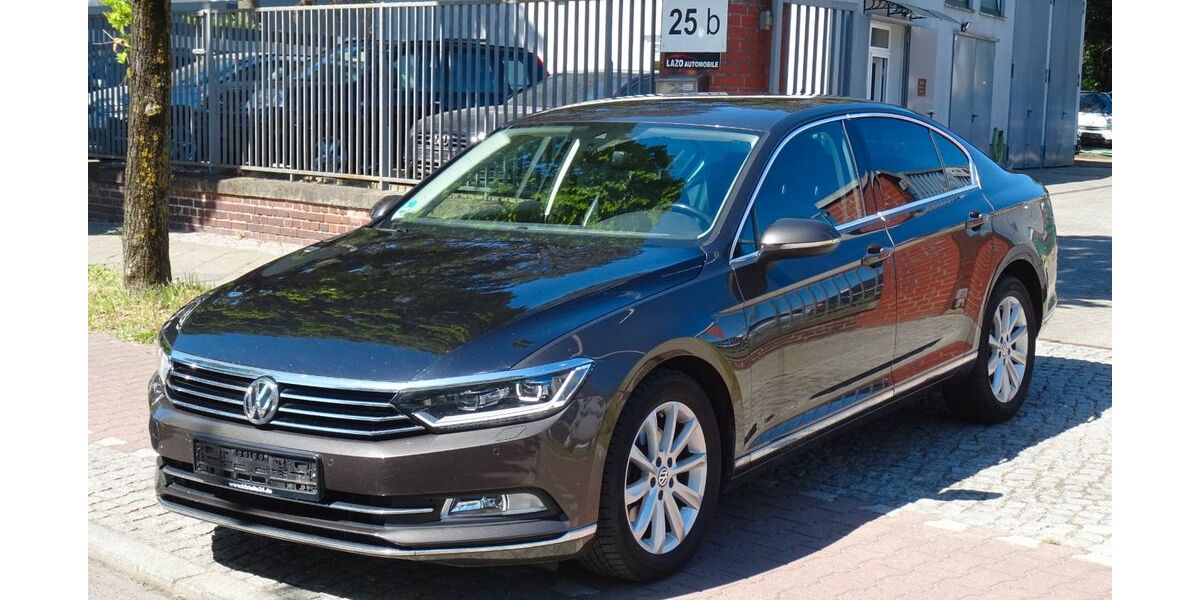 VW Passat 136.000 km 10.850 &euro; Berlin 12099