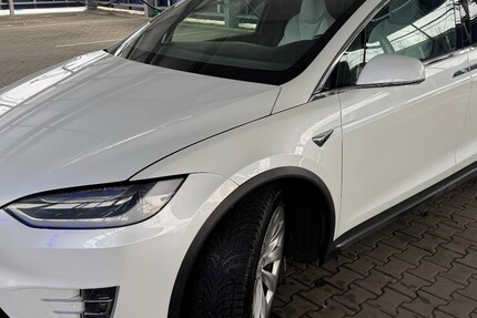 Tesla Model X 153.000 km 39.999 &euro; Berlin 10178