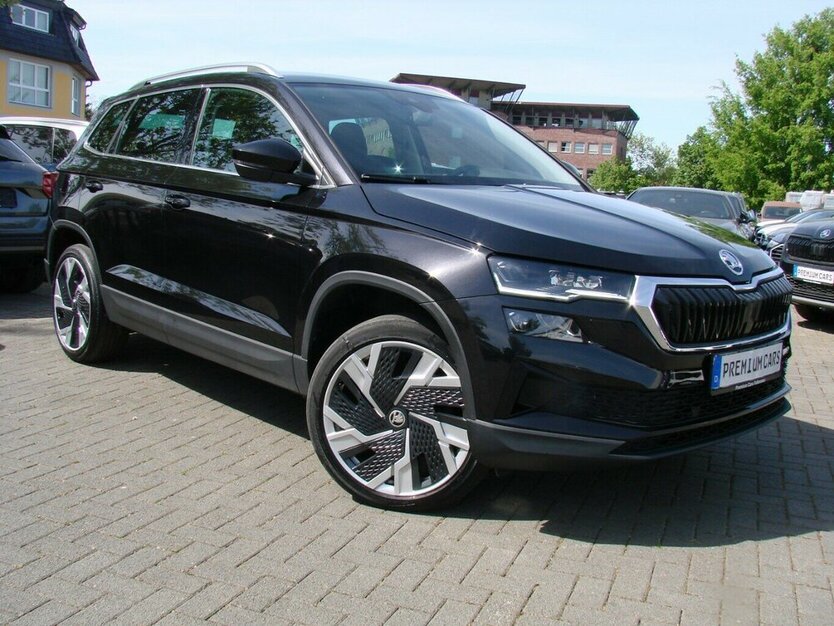Skoda Karoq 2.0TDI Style 4x4 ACC Columbus Leder AHK 52.678 km 31.890 € Falkensee 14612