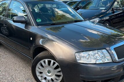 Skoda Superb 92.415 km 5.490 &euro; Berlin 13089