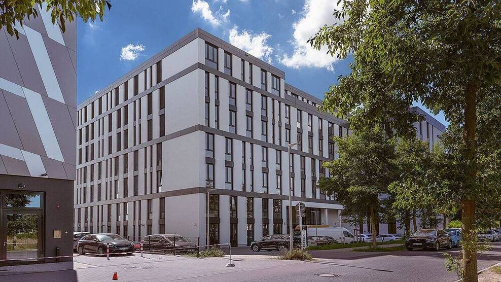 Modernes, voll möbliertes Büro - 307 m² mit Parkplätzen - All-in-Miete