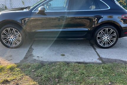 Porsche Macan 170.000 km 28.900 &euro; Berlin 12349