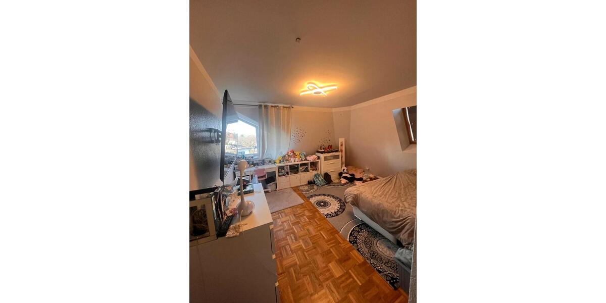 Dachgeschoßwohnung Berlin Spandau - 3 Zimmer, 80 m&sup2;, 1.200&euro; | Angebot:25810256