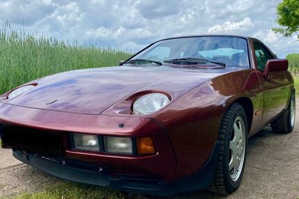 Porsche 928 256.942 km 15.999 &euro; Berlin 14089