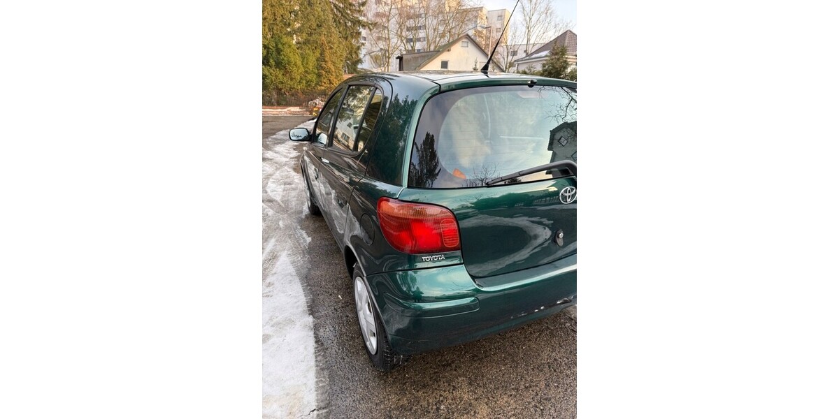 Toyota Yaris 120.000 km 3.200 &euro; Berlin 10178