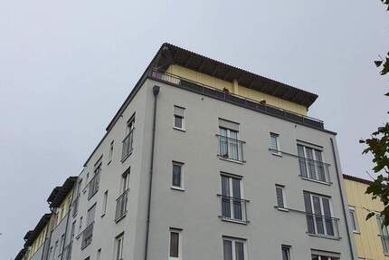 2 Zimmer Wohnung in Hönow Hoppegarten bei Berlin mit großer Dachterrasse EBK Tiefgarage 2 zimmer