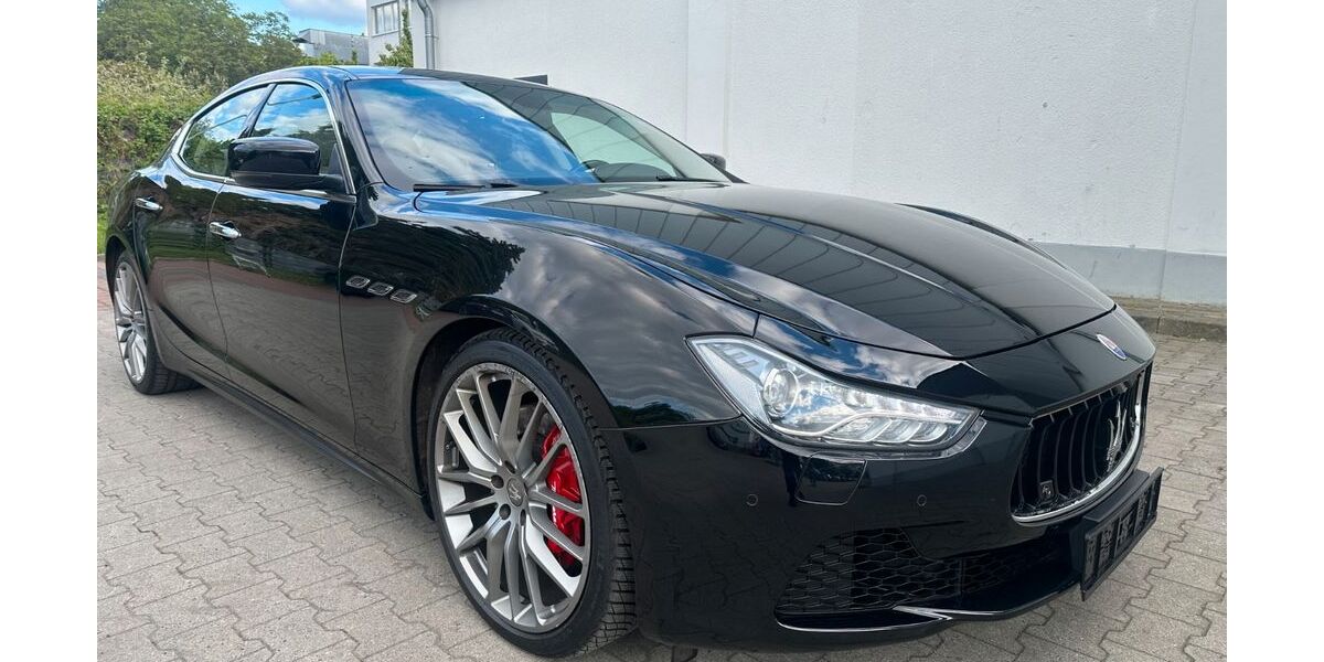 Maserati Ghibli 134.000 km 19.900 € Berlin 13403