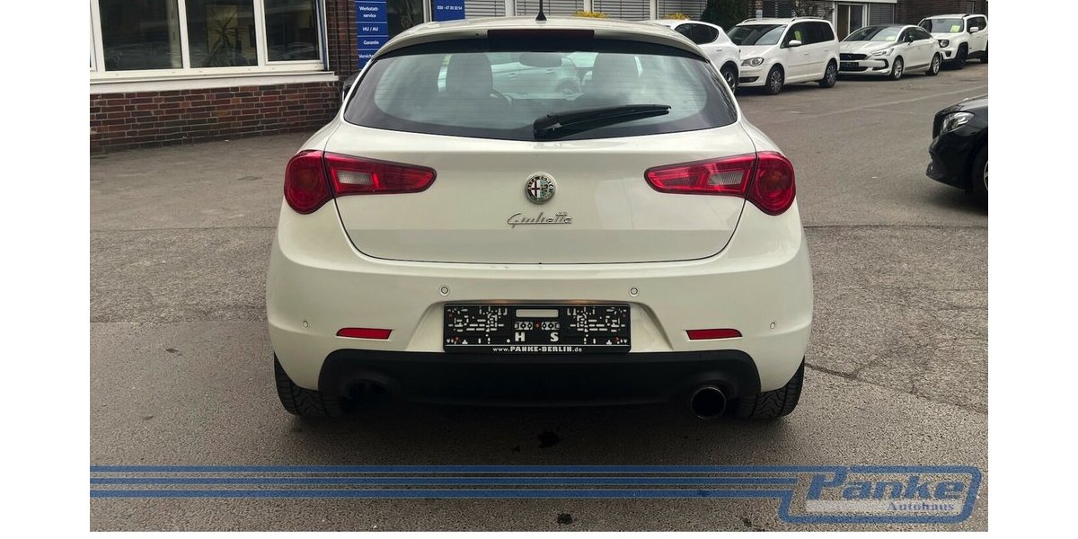 Alfa Romeo Giulietta 1.4 TB Turismo Aut.*BT*SHZ*Leder*Xenon 200.000 km 4.999 &euro; Berlin 13187