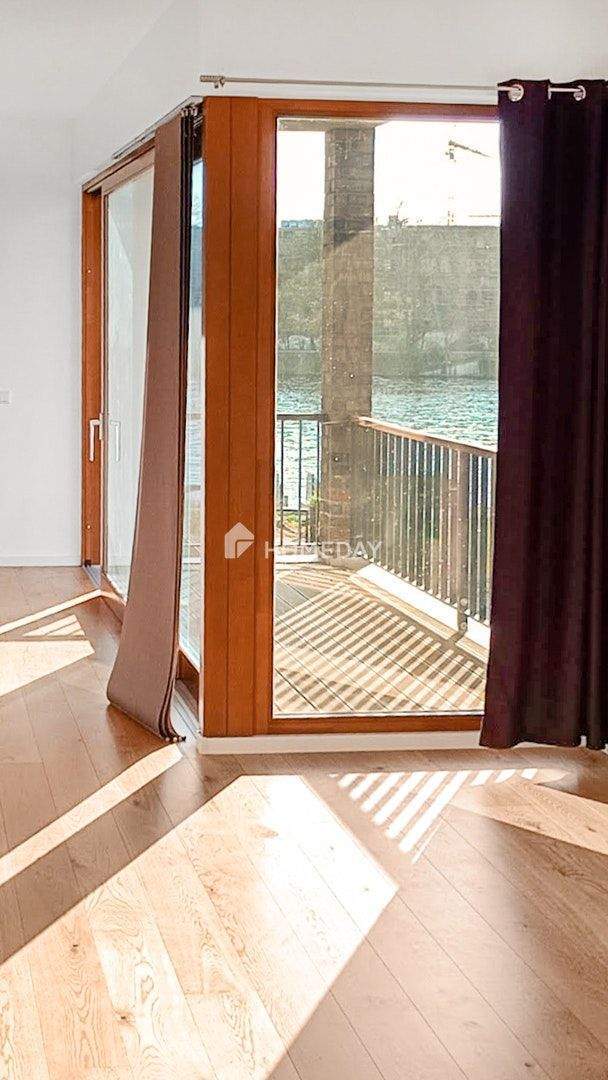Moderne 2-Zimmer-Wohnung mit Balkon in erstklassiger Wasserlage und Blick auf die Spree 2 zimmer