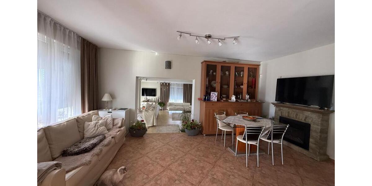 Villa Berlin Charlottenburg-Wilmersdorf - 5 Zimmer, 273 m&sup2;, 490.000&euro; | Angebot:25837691