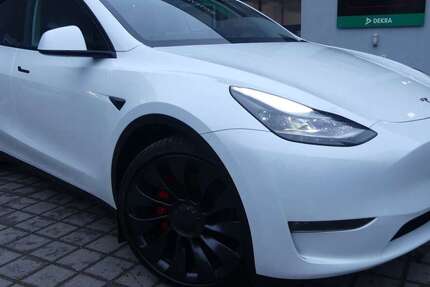 Tesla Model Y 61.277 km 39.600 &euro; Berlin 13156