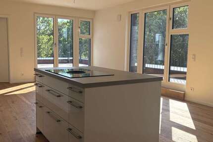 Wohnung Berlin Treptow-Köpenick - 4 Zimmer, 127 m&sup2;, 2.541&euro; | Angebot:27083961
