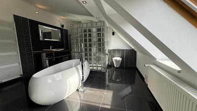LICHTDURCHFLUTET, SOFORT BEZUGSFREI MIT TERRASSE - Dachgeschoßwohnung Berlin-Tiergarten Tiergarten | Angebot:27231550