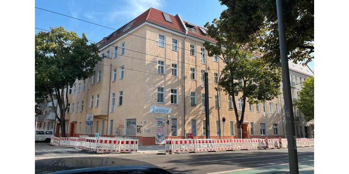 Etagenwohnung Berlin Lichtenberg - 2 Zimmer, 63 m&sup2;, 1.260&euro; | Angebot:26000136