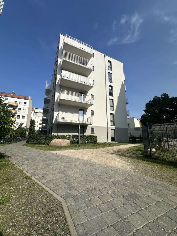 Wohnung zum Mieten in Berlin 1.723 € 84.01 m²