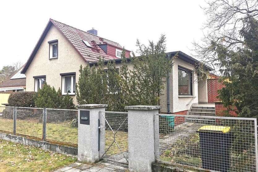 Haus zum Kaufen in Berlin-Kaulsdorf 449.000 € 117.27 m²