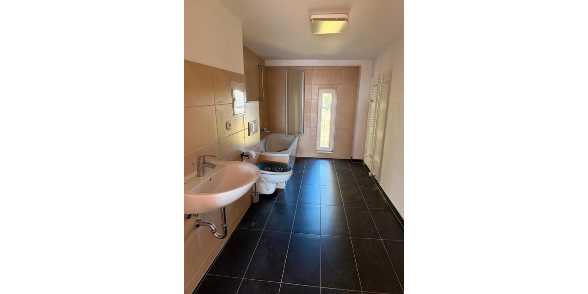 Dachgeschoßwohnung Berlin Lichtenberg - 3 Zimmer, 97 m&sup2;, 1.700&euro; | Angebot:27624158