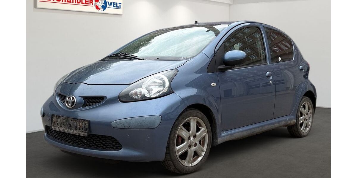 Toyota Aygo (X) 200.411 km 999 &euro; Berlin 12681