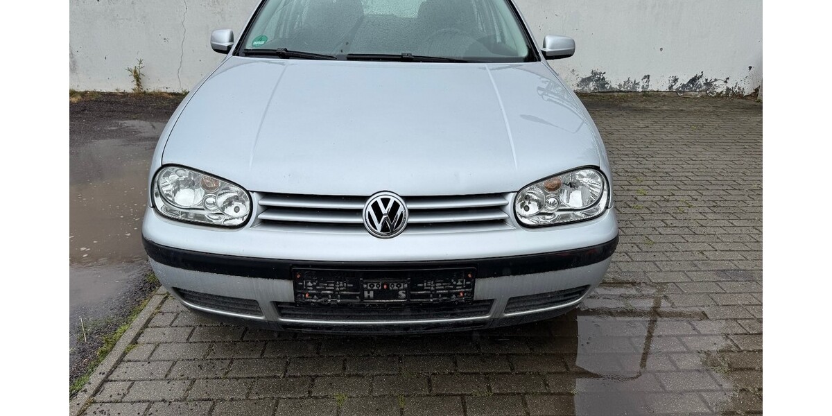 VW Golf 51.500 km 4.800 &euro; Berlin 10178