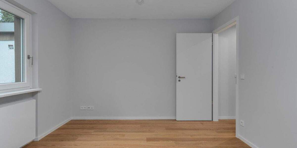 Kernsanierte 3-Zimmerwohnung mit Loggia + TG-Stellplatz in Bestlage Berlin-Wannsee 3 zimmer