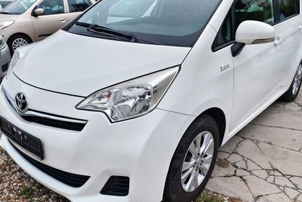 Toyota Verso-S 120.000 km 5.490 &euro; Berlin 10551