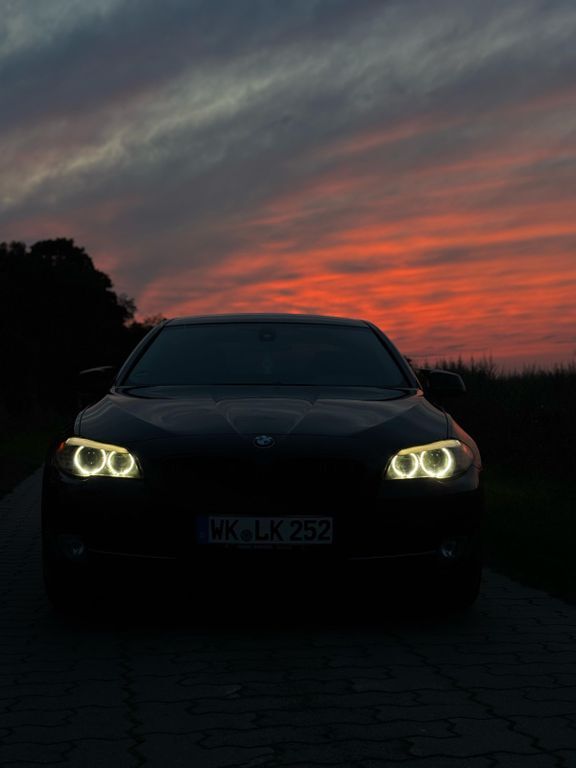 528