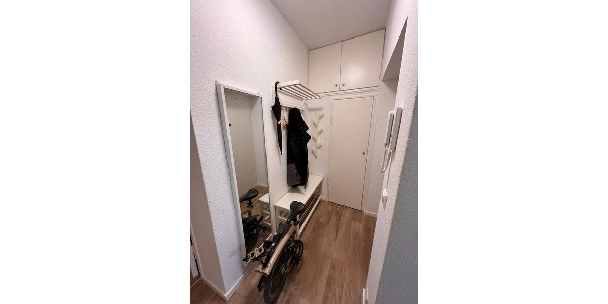 Hochparterre Berlin Charlottenburg-Wilmersdorf - 1 Zimmer, 36 m&sup2;, 930&euro; | Angebot:26701679