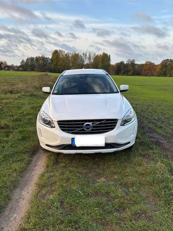 Volvo XC60 165.500 km 16.890 € Petershagen 15370