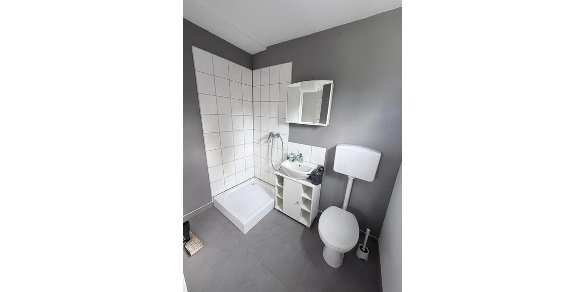 Einfamilienhaus Berlin Neukölln - 1 Zimmer, 60 m&sup2;, 300&euro; | Angebot:26162697
