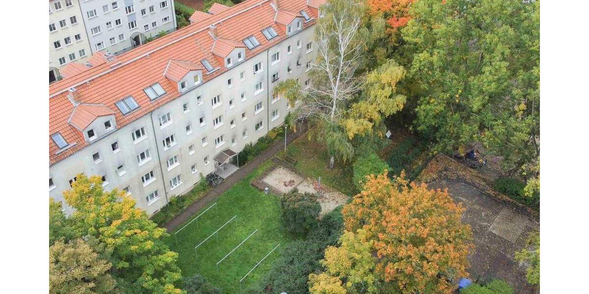 Vermietet: Gepflegte 2-Zimmer-ETW im Dachgeschoss ohne Aufzug in Baumschulenweg 2 zimmer