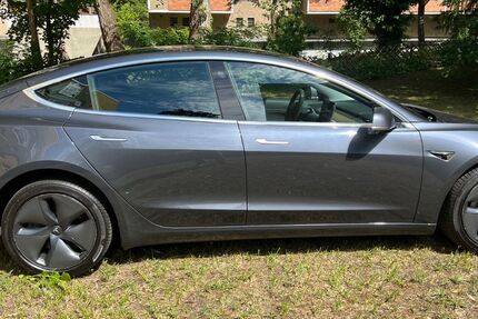 Tesla Model 3 121.000 km 21.000 &euro; Berlin 10629