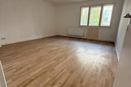 Wohnung Berlin Spandau - 2 Zimmer, 61 m&sup2;, 1.300&euro; | Angebot:27703937